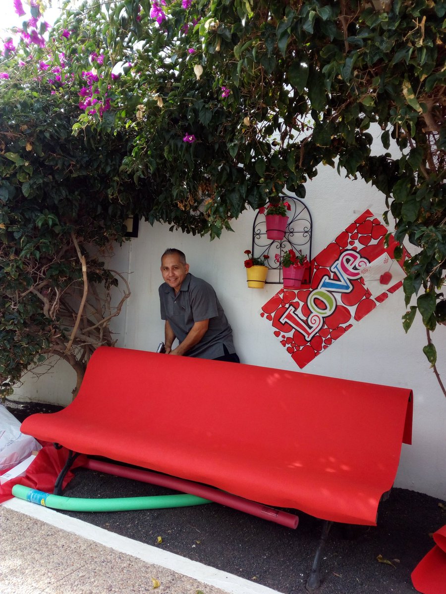 VeroniqueLFrey's tweet photo. Getting ready our #corneroflove at #ClubDelCarmen #DiamondResorts #DrCareers #DrTechsavvy for #Valentinesday #lanzarote https://t.co/YQAkjwYzfR