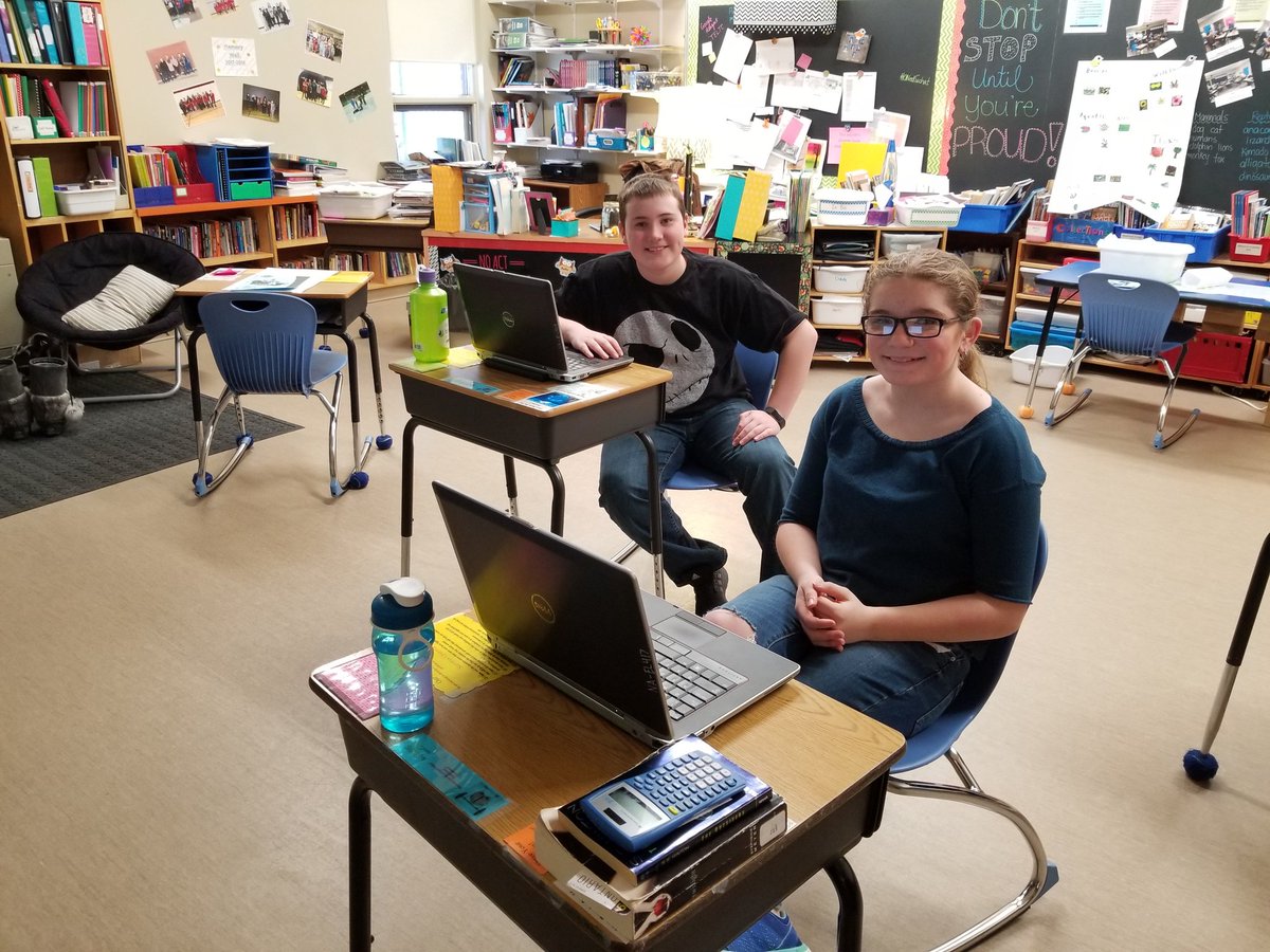 msevoynakinapub's tweet photo. #sgdsbcodes #sgdsbtc Grades 5/6/7/8 and @nakinapubFSL  are excited for our morning of coding with coders across the board! @dtangred @WallwinS #inspiringlearning https://t.co/gtg7XoxD4w
