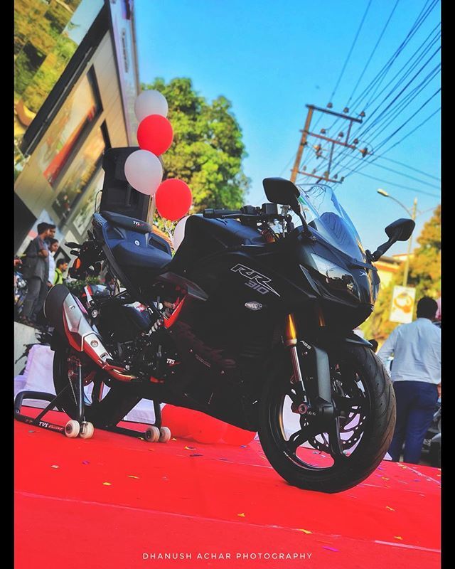 RevLimiterZ's tweet photo. The latest from TVS, The Apache RR 310
#TVS #Apache #RR310
#RevLimiterZ #Mangalore #LifeStartsAtTheRedLine
#Powerdrift #PDArmy
#Sportsbikelife #CoastalSuperBikers
#RevLimiterZMangalore #BikeLife #SuperBikesinIndia #Sbk #SuperBikes #sportsbike #Superb… https://t.co/GgQmzpkbjE https://t.co/TsAzemXf9c