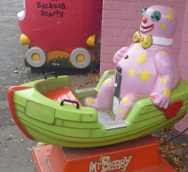 Dunblobbin's tweet photo. Who has taken a boat trip with Mr Blobby? Lots of these coin-operated rides were used at Crinkley Bottom, and can still be seen on some British seafronts to this day! #MrBlobby #CoinOperatedRide #CrinkleyBottom #90s https://t.co/K3LZsJUM5v