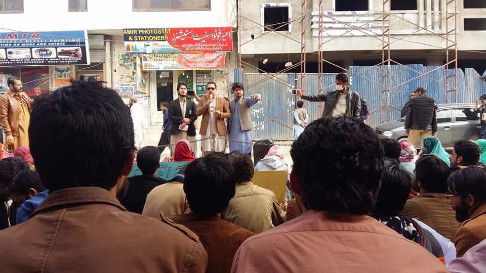 Senator_Baloch's tweet photo. In 21st Century #Balochistan Students protest for transparency &amp; impartiality during conducting #Medical Collages admission Tests. 

Tests should be re-conducted, additional seats should be announced. Our daughters &amp; sons shouldn’t be force to sit ins in cold. 

#BadGovernance https://t.co/p3i5J8dY8R