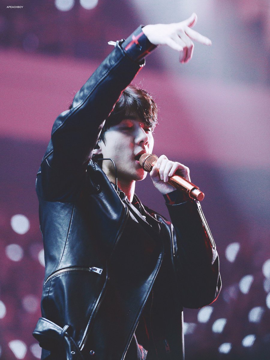 knockknock0408's tweet photo. [HQ] 180211 SEHUN cr.어피치
https://t.co/HtfEwZqcWE

#BestFanArmy #EXOL #iHeartAwards @weareoneEXO https://t.co/XKd56BA1KS