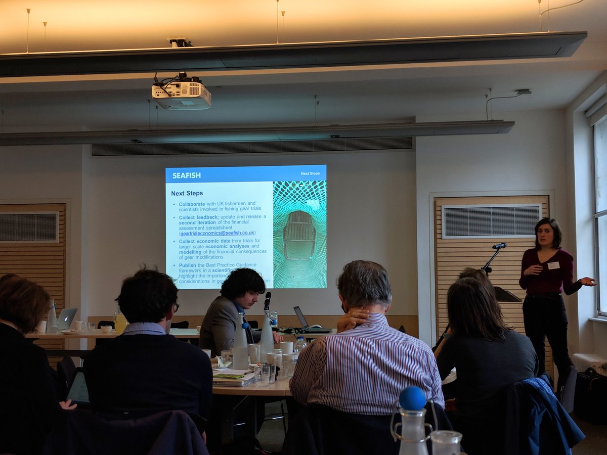 GearingUp_'s tweet image. Ana Witteveen from @seafishuk talking about their new tool which helps you compare the economic implications of using a selective device! Links can be found on gearingup.eu on the &apos;Resources&apos; page! #DAG