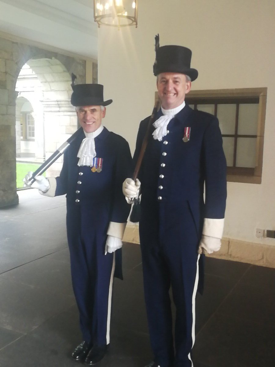 All of the guests are arriving! Say hello to the very well dressed High Constables 😎 #YOYP2018 #HolyroodPalace #Royalvisit #PrinceHarry #MeghanMarkle