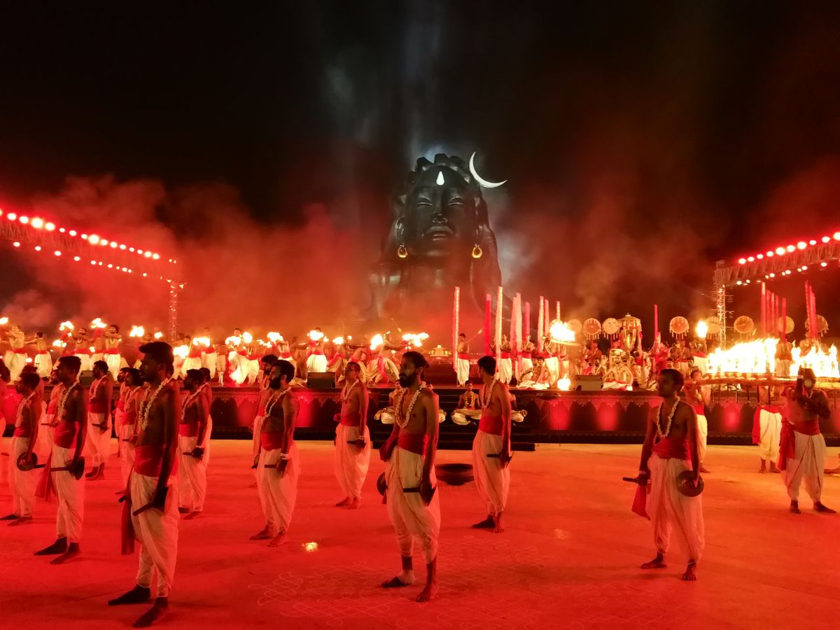 SadhguruJV's tweet photo. Mahashivratri is an immense opportunity to experience the Grace of the Adiyogi – Shiva &amp; a step towards one's ultimate well-being. -Sg  #RoarForShiva  Live @ https://t.co/D0UJyo2R4f https://t.co/LT7looDHZo