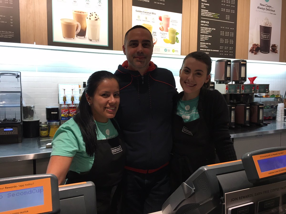 Friends_of_SCS's tweet photo. Thanks to those who came out to #FofSC #Community Coffee Night! It was great catching up w neighbours & friends while collecting #donations for a local #foodbank. Special thanks to @CoffeeMikeSC & his staff @SecondCupCanada for hosting and donating the #coffee! #Gratitude https://t.co/CQo6mVnakj