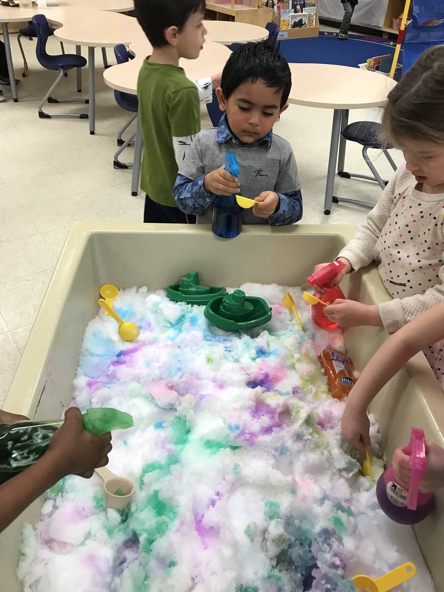 thurstonpre's tweet photo. Preschool is having fun with snow! @a2Thurston #preschoolrocks #preschoollife https://t.co/9BYMZYhHOO