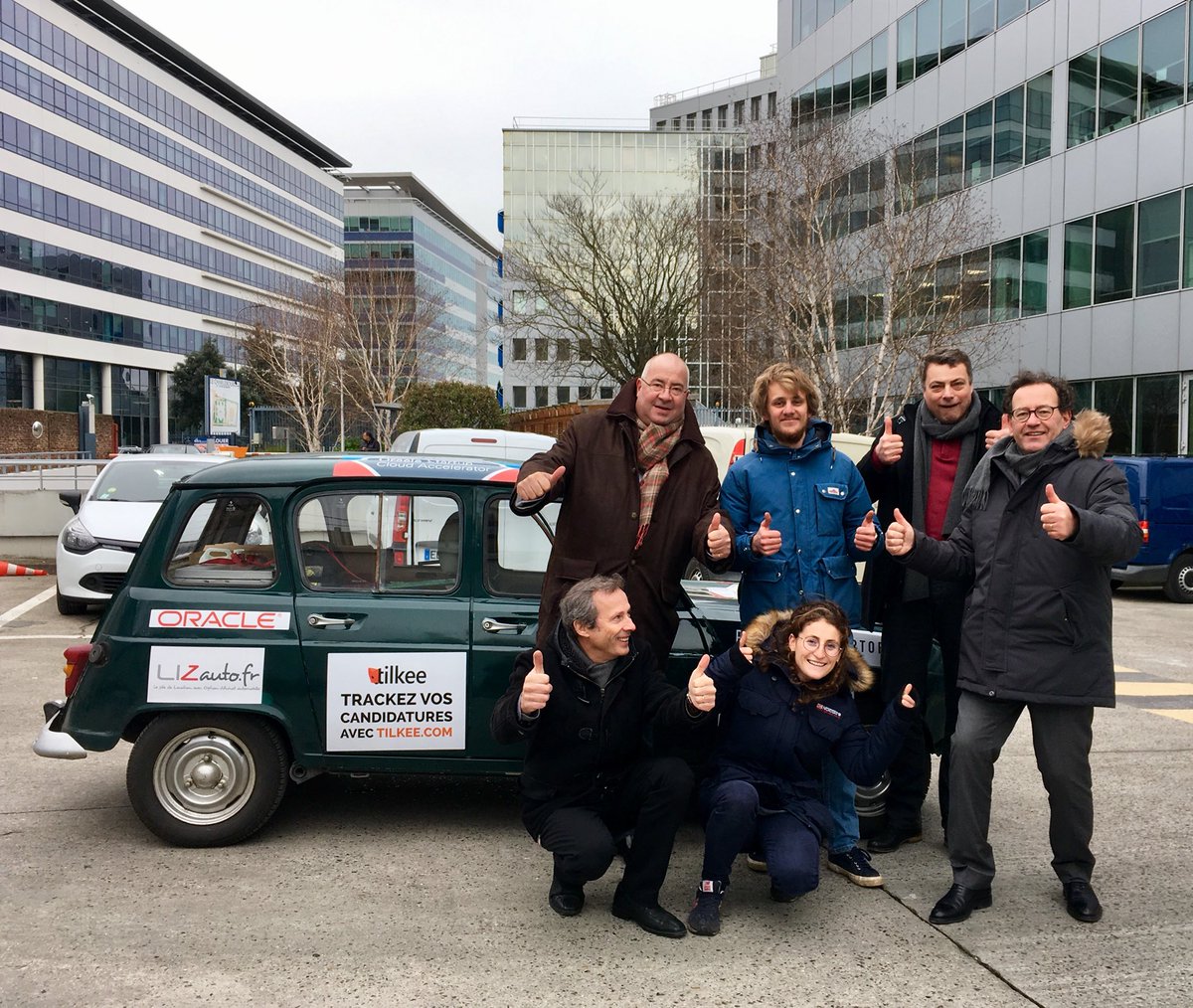 Oracle_France's tweet photo. Ils sont venus nous voir 🤗 Victoire et Romain étaient à Oracle ce matin pour nous rencontrer. Nous leur souhaitons bon courage pour l’aventure qu’ils s’apprêtent à vivre 🙂 #4LTrophy2018 #OracleSengage #Tilkee #OracleStartup https://t.co/lKjyVAeFis