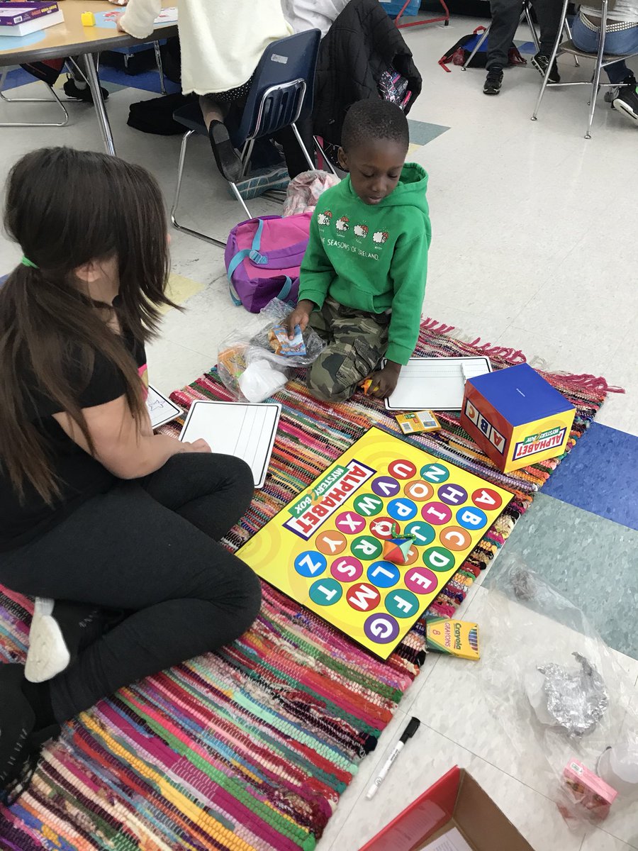 tbirzes's tweet photo. Having fun and learning a lot with our Morning Tutors! (K and 1st working with 4th and 5th graders) @PLVBears  #polarpride https://t.co/lES5PKyQ27