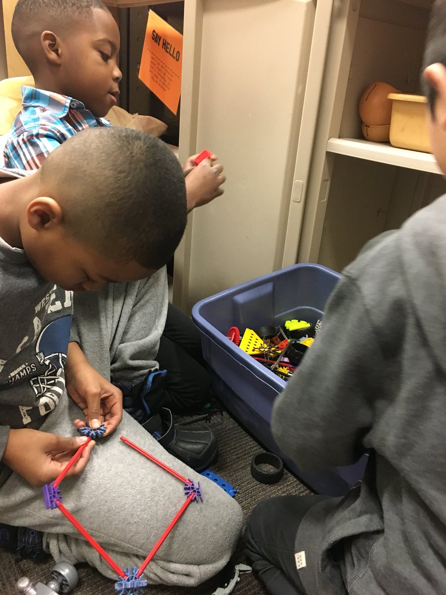 SOProjectKIDS's tweet photo. Early morning #STEM at PK. @ISD191 @SkyOaksElem https://t.co/QwY8tmSnnl