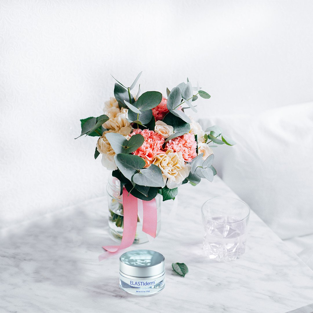 Obagi's tweet image. Switch it up this year! Instead of flowers, show your valentine some love with Obagi. #obagiforlife