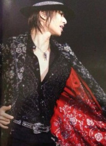 かな丸 痩せなきゃyouヤバいよ 님의 트위터 堂本光一がエロすぎる 肌蹴た胸元とネックレスしてる首筋と首筋のホクロと喉仏がエロい T Co Cnfslcij9v 트위터