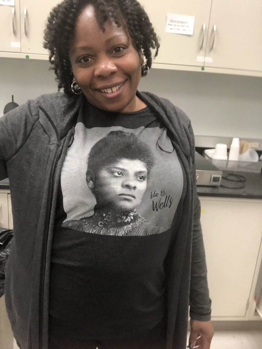 waxxedandvaxxed's tweet photo. @Lipsle2 @GlobalMajority1 @karenhunter Yes order one the quality of these shirts are great!! No shrinkage or anything and so soft. I have all 8  today is Auntie Ida B. Wells https://t.co/AgLxOZsOhq