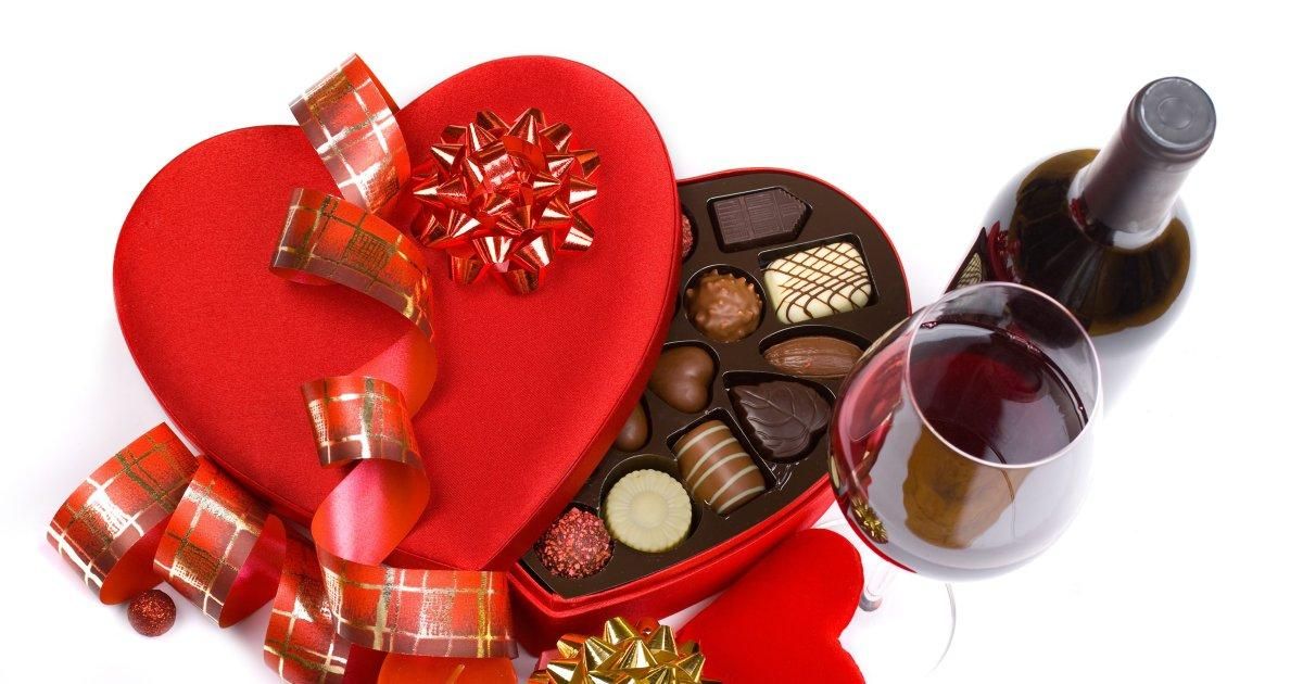 Something to Wine About: Valentine's Day treats in a bottle buff.ly/2F000tP

#internationalRoseDay #rosewine #rose #wine #sharingwine  #22ndJune #sharing #wine #sainttropez