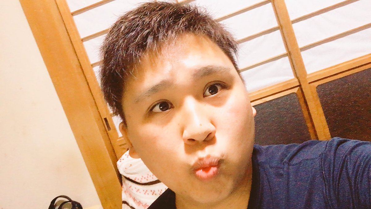 tomodati0309's tweet photo. 明日はバレンタインだよハニーズ❤️
世の中のレディーは今頃僕のためにチョコレート作ってくれてるのかな？？ https://t.co/YYUgPCeaZn