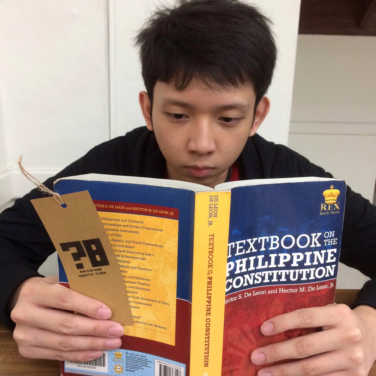 rjdelacruz98's tweet photo. Law can be tough but this bookmark made me tougher
#COBWEEK2018 #QuoteInspired https://t.co/Wy5hu0Pyvv