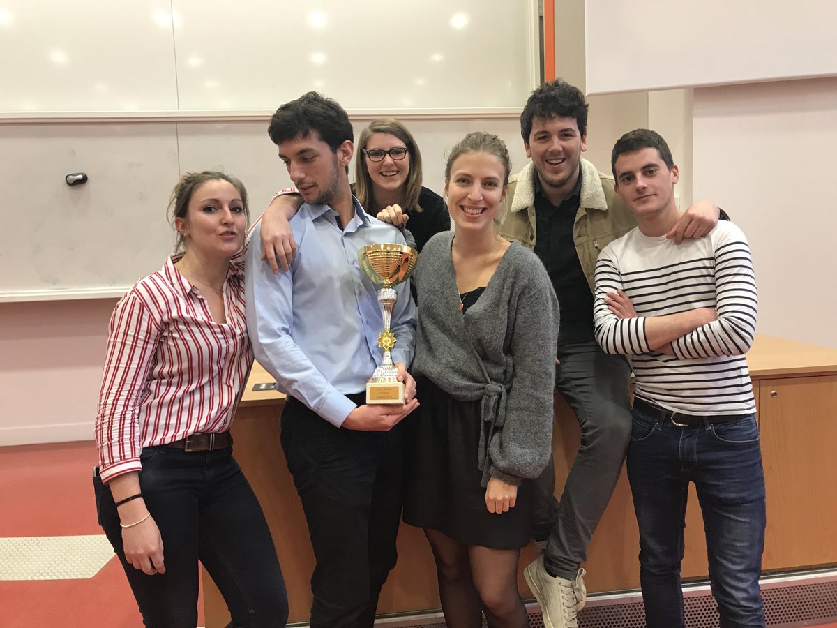 Sarah180293's tweet photo. #BUSINESSGAME - WINNER
Retour sur 48h pour monter sa startup, son projet innovant, we did it 💪🏻 
#leanstartupchallenge #masertic @lpmasertic https://t.co/mFFn177gXk