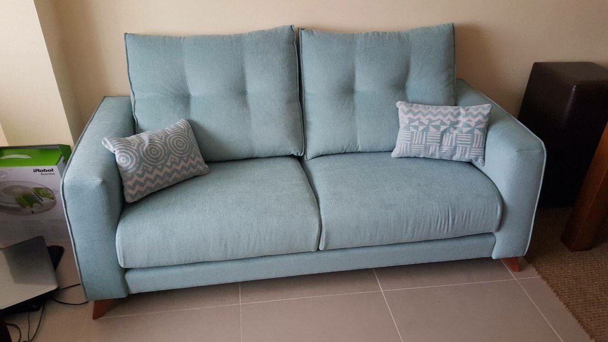 MueblesFontan's tweet image. Fantástico #Bari entregado en casa de Araceli, un sofá de reducidas dimensiones y respaldos flexibles con un gran confort, para espacios reducidos. #pontevedra #diseño #comfort #calidad #fondoreducido #lanaveroja #hogar #sofasfama