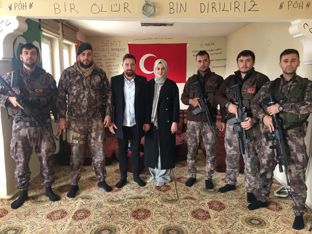 NilhanOsmanoglu's tweet image. Bir ölür bin diriliriz!
Afrin’e gidecek özel harekat polislerimiz #pöh 
Dualarınızı beklerler, zorlu sürece henüz girdik.
Allah yollarını açık etsin.
Ayaklarına taş değdirmesin.
Muzaffer olalım Allah’ın izni ile.
Bu kan hiç değişmedi Elhamdülillah 
#Şanlıurfa #Hilvan #Afrin