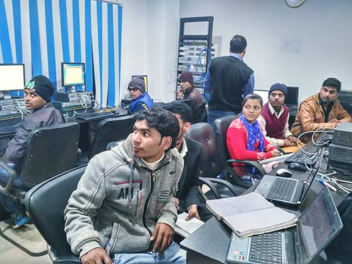 GNKing_Official's tweet photo. CCNA beginners working hard to become an Expert with great training quality of Global Network king ..
#Best #Cisco #CCNA #CCNP #CCIE #Training #Quality #Varanasi #india
#GlobalNetworkKing https://t.co/8eoUiWXv4S
