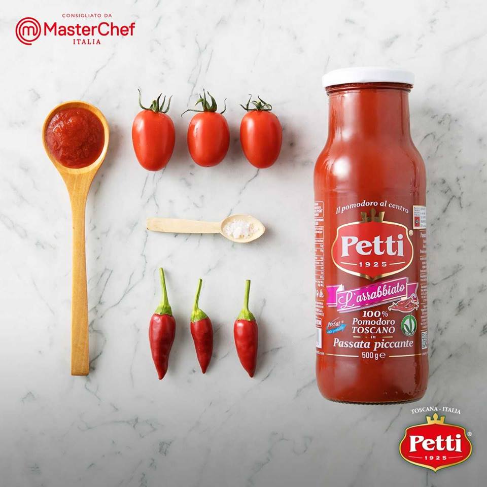 Volete dare un tocco di brio alla settimana? 😉🍅
Cucinate un piatto speciale con il nostro arrabbiato Petti e fate il pieno di carica 🍅🍝🍅
Quali sono i cibi piccanti che amate di più?
#PomodoroPetti #IlToscanoCheCiGarba
