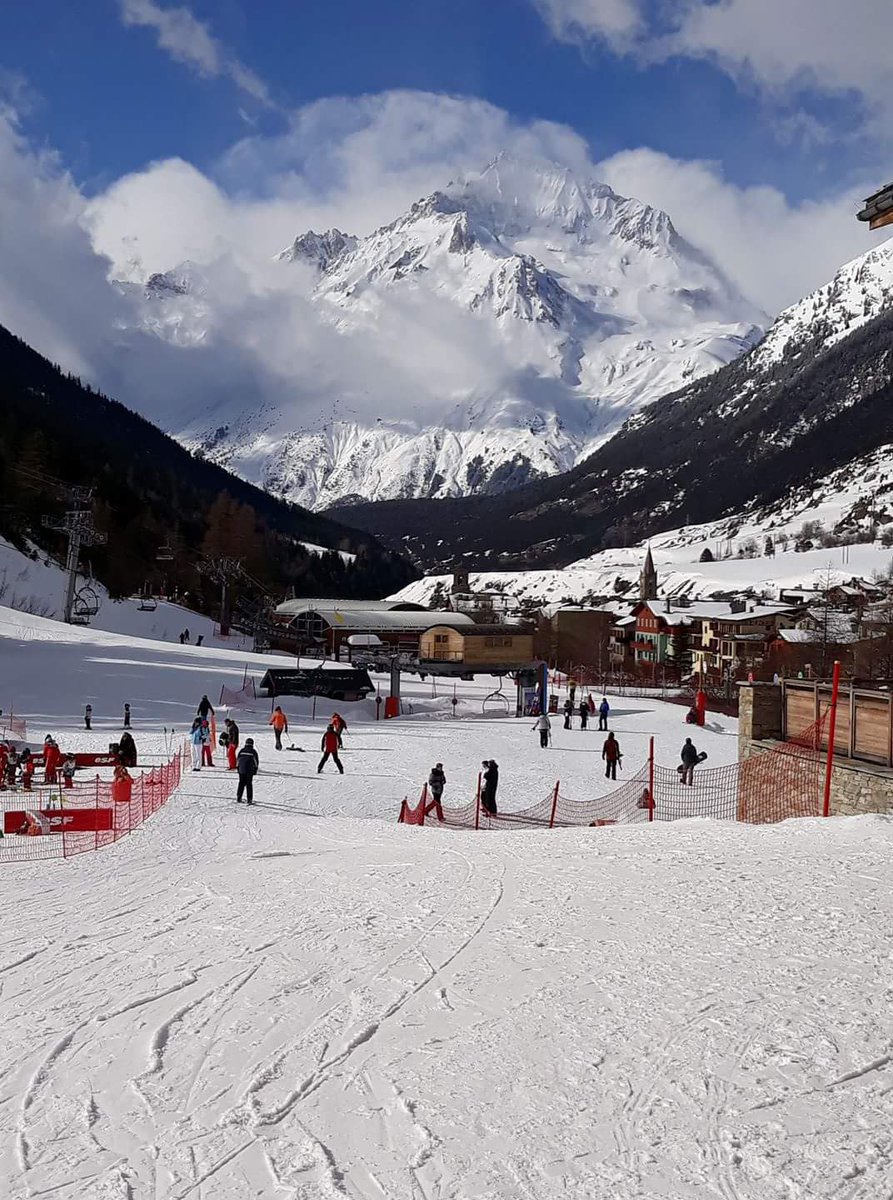 Glorious Views this morning ⛷ #LatimerSkiTrip2018