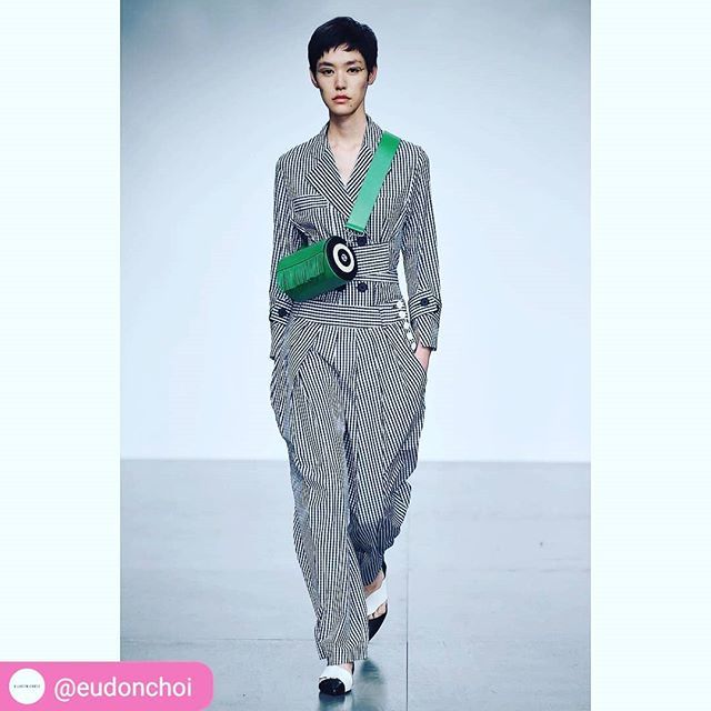 TINAKORTMANN1's tweet photo. 💙my fashion photo of the day by @eudonchoi 💙have a great day friends 💙❤️❤️#minimalplanet #love #photooftheday minimalism #minimalistics #minimalismo #instaminim #keepitsimple #minimalhunter #negativespace #art #minimalista #minimalninja #simplici… https://t.co/rcqoNZ95Wb https://t.co/0FtdjUgPS3