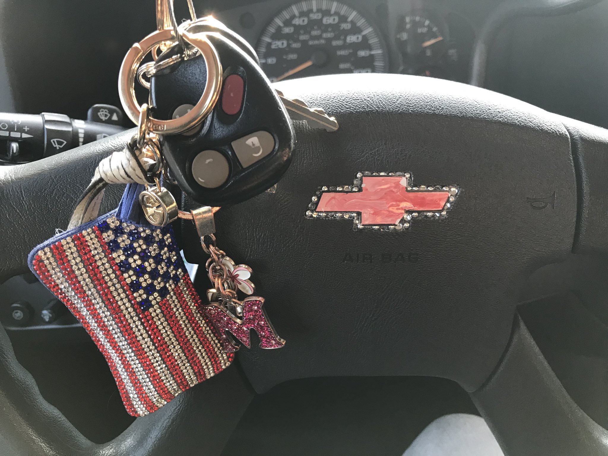 Maico21 アメリカ好き アメ車乗り 人間の キーホルダーはこうなる みんなのキーホルダーを見てみたい アメ車 シボレーエクスプレス T Co I5xiq4ku9k Twitter