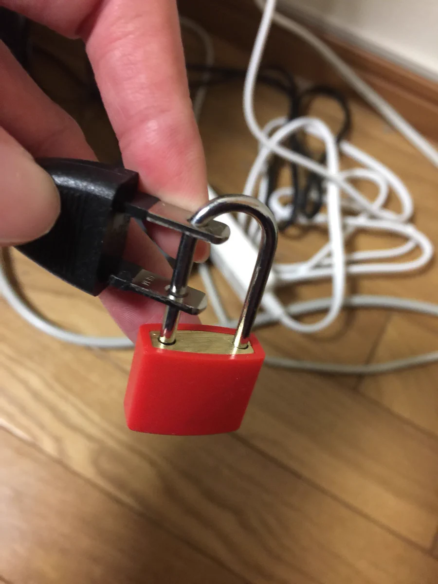 今も昔も変わらないｗゲームを長時間しすぎて親にコンセントをロックされるｗｗ