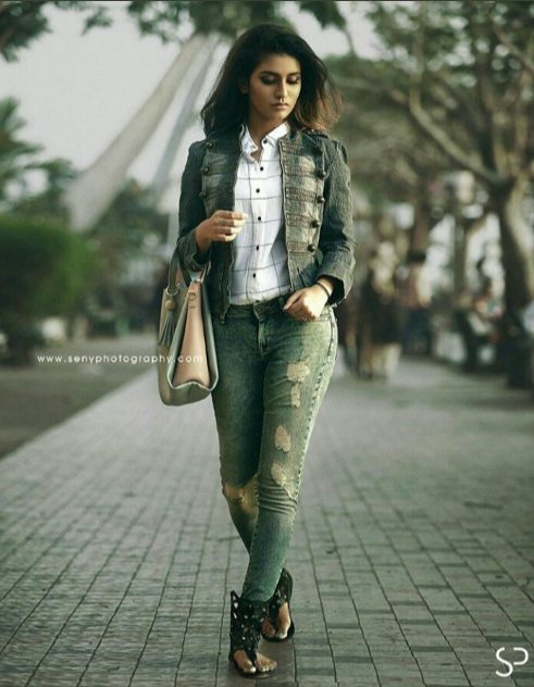 PriyaPrakashVar's tweet photo. Photo shoot
#PriyaPrakashVarrier
#HopeForMore https://t.co/EWhqzTVF3z