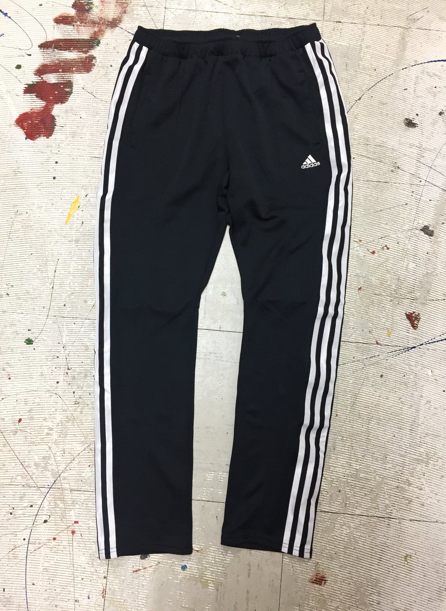スティックアウト700ストアー Twitter પર Adidasトラックパンツ入荷しました 文句なしに即戦力になるアイテム パフォーマンスロゴ ラインが今っぽくてgood スポーツmixはもちろん様々なコーディネートに サイズ メンズs M相当 ウエストゴム入り