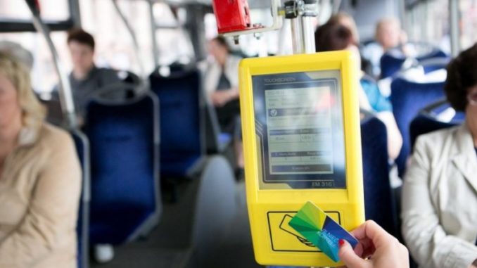 ternopil_rada's tweet photo. З 1 березня пільговики у громадському транспорті Тернополя їздитимуть безкоштовно тільки з «Карткою тернополянина»
https://t.co/TZp2yTyHca
#тернопіль #новини #громадськийтранспорт #електроннийквиток #e-квиток https://t.co/l3glkrrPiu