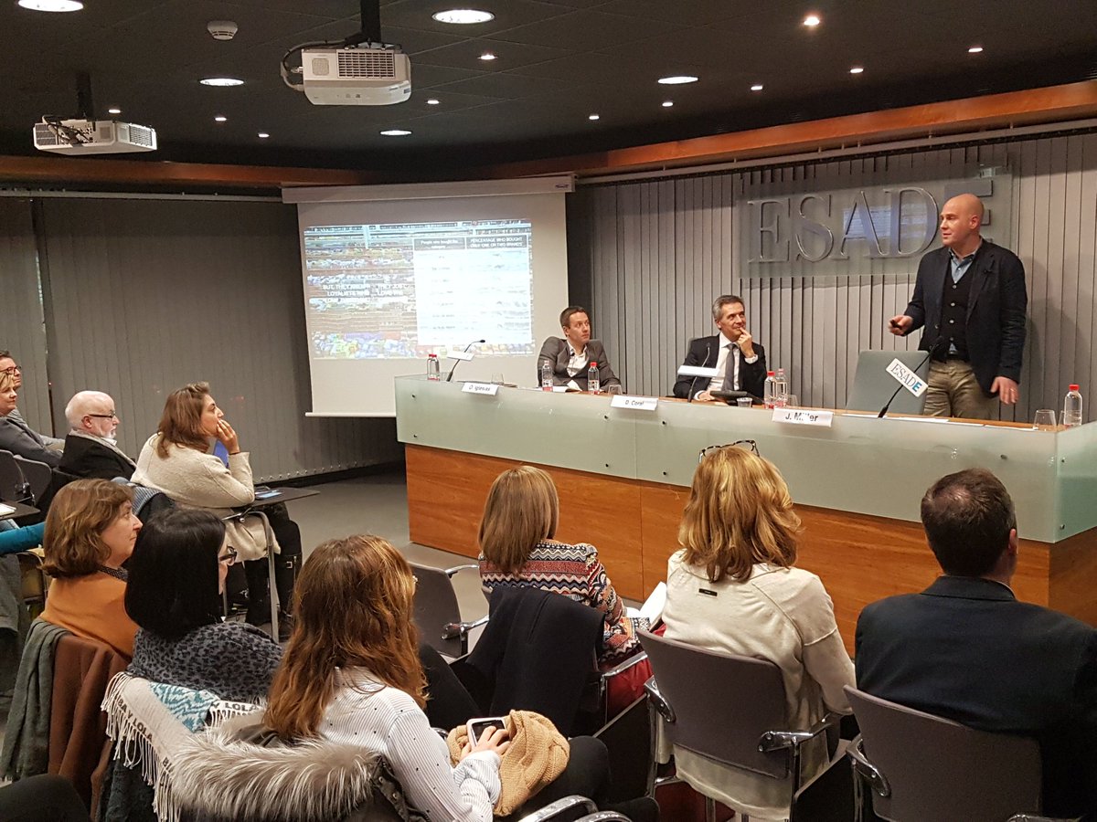 Entretenida charla con David Coral, James Miller y Oriol Iglesias en <a href="/ESADE/">Esade</a> ¡Nos ha encantado verlo de cerca! #GoodJob