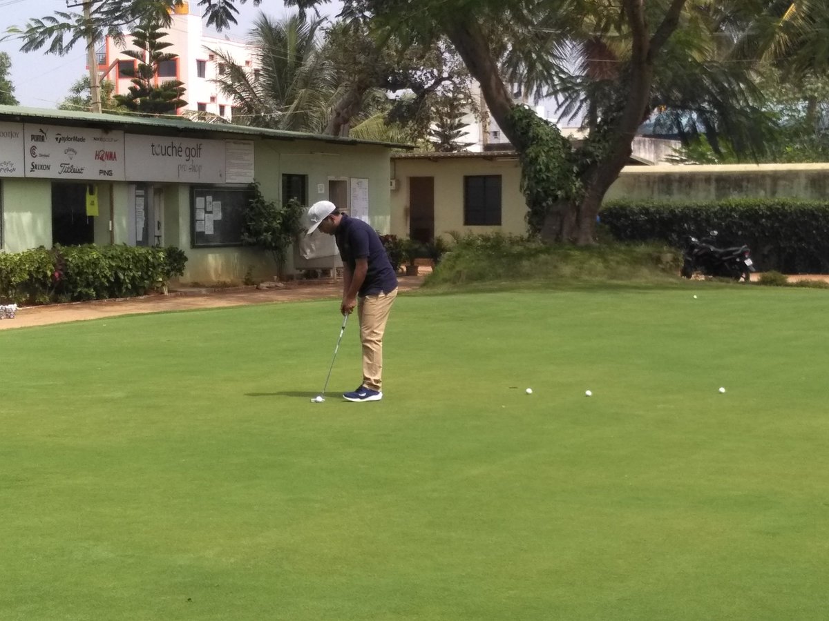 Deadsolidp's tweet photo. Is club fitting fun and important? It sure is at @ClubWorksIN and @TrackManGolf shows you the truth you need to know about your game⛳🥈
Article and details coming up soon
Cameraman wishes for a better camera and cries in corner 😂
#Clubfitting #GolfinIndia #Clubworks #Trackman https://t.co/vneU9UJb1N