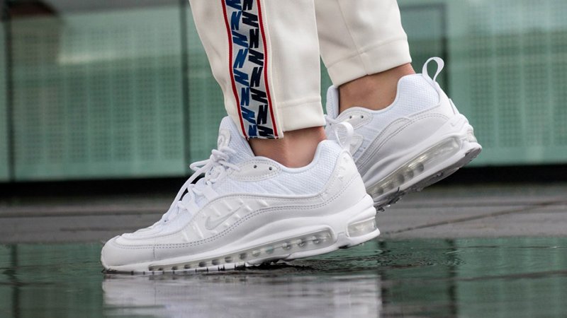 am98 triple white