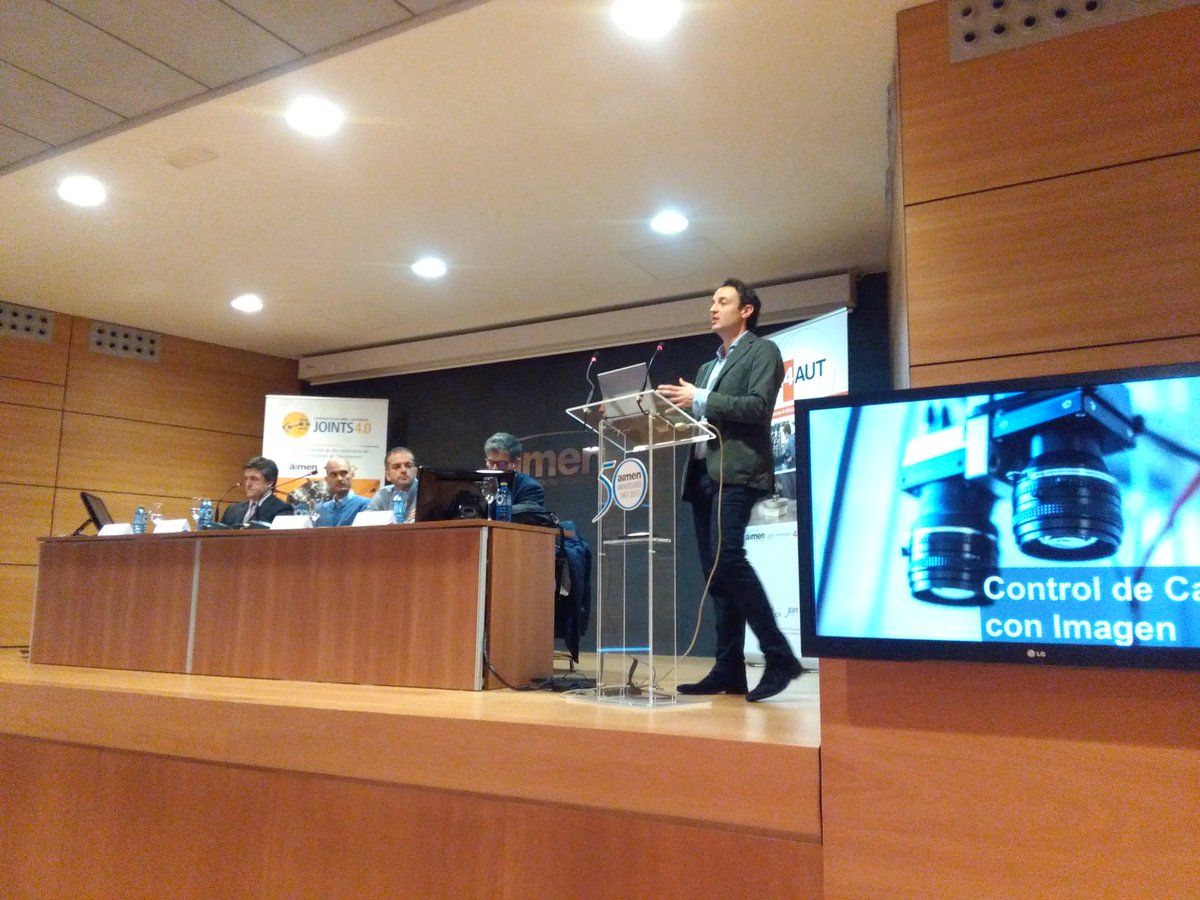 aimenct's tweet image. José Fernández de @grupoalava durante su intervención sobre &apos;Plataforma y mantenimiento predictivo en #Industria40&apos; en la Jornada &apos;Conectividad y #sensorización inteligente en el entorno industrial&apos;