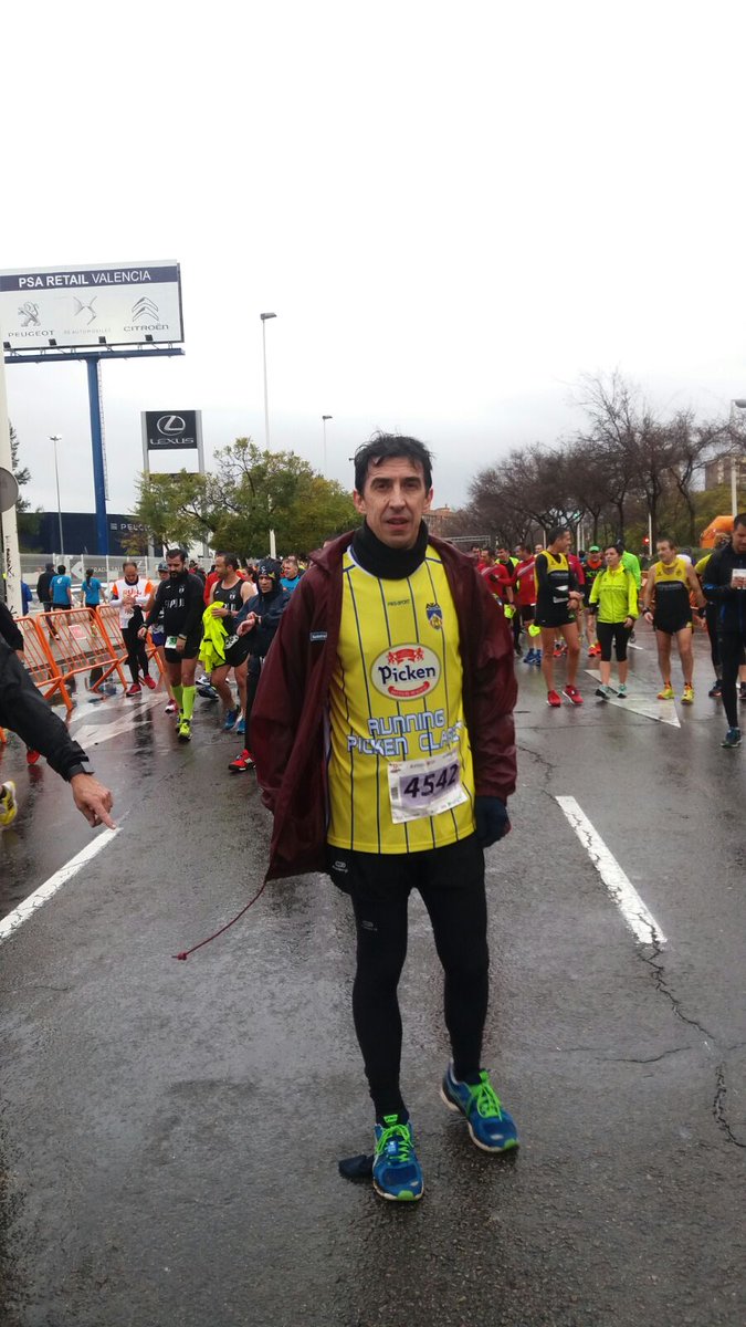 Gourmet1975's tweet photo. NO EXISTE EL ❄️ NI LA ☔️
para nuestros runners del @ClaretRunners https://t.co/zVS05GUBXS