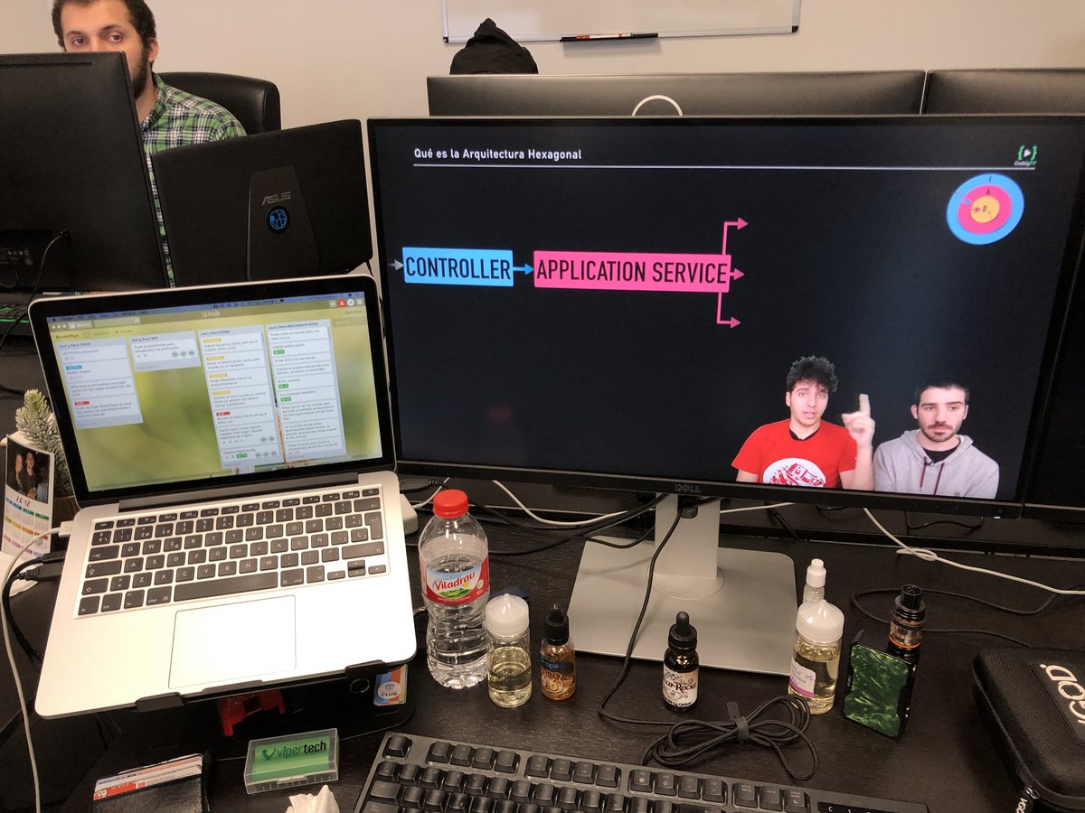 matistech's tweet photo. Llegar a la ofi y ver a @rafaoe en la pantalla de los becarios con #codelytv https://t.co/EOHR8ej5an