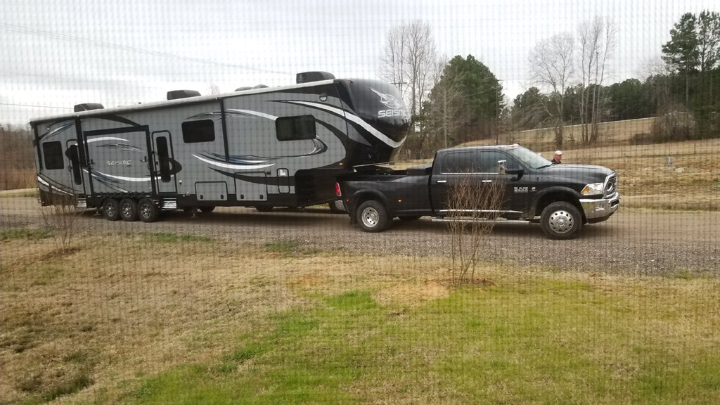 LavenderTrails's tweet photo. We had an RV visit from Adventures in Mobile Mansions, what an awesome family touring the USA in their RV! We continue to expand on our amenities &amp; in the planning stages for some unique features for spring. #rvlife #vanlife #RVing #tylertx #roadTrip #Nature #PlanForVacation https://t.co/OeeRj4q5Ed