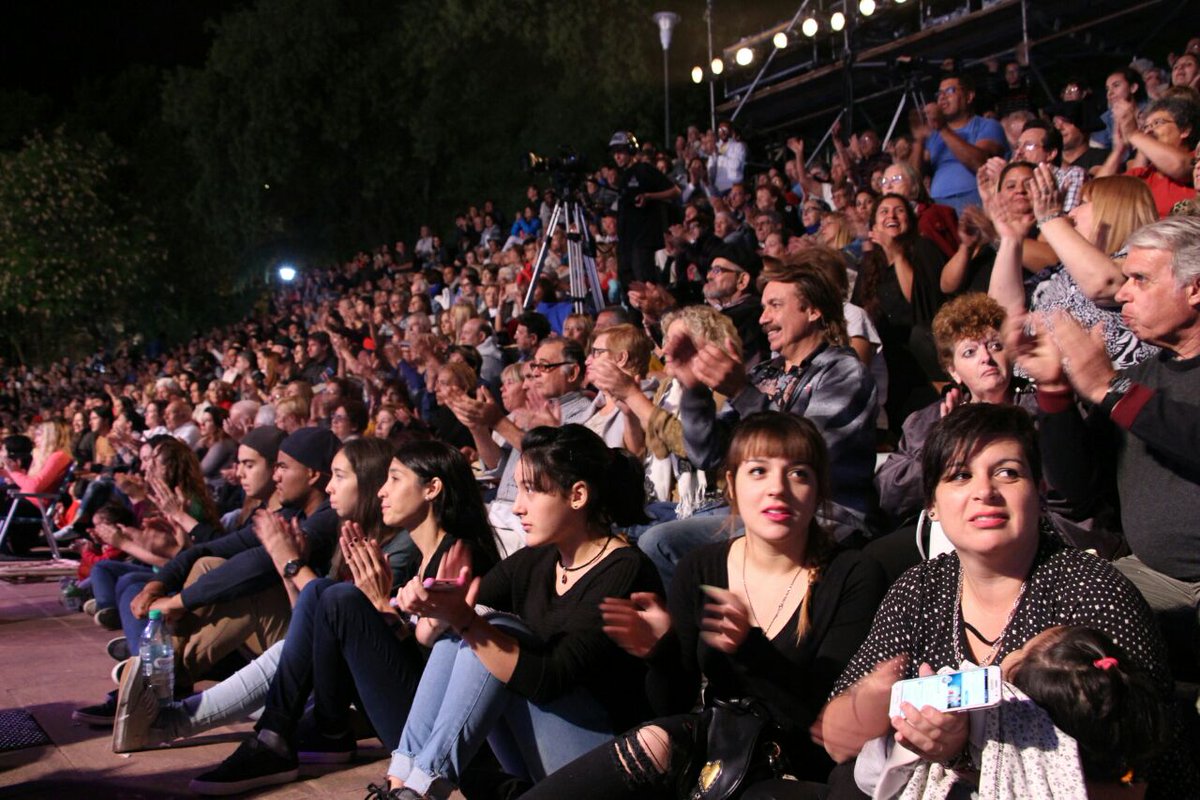 zonanortehoy's tweet photo. Más de 12 mil personas en el cierre del 9° Festival Provincial e Internacional de Tango Zárate 2018 https://t.co/fi9bENnqfp
#TangoZarate @malevook @nachaguevara @juliazenkok @CaffaroOsvaldoR @MuniZARATE https://t.co/35qlxqH4w1