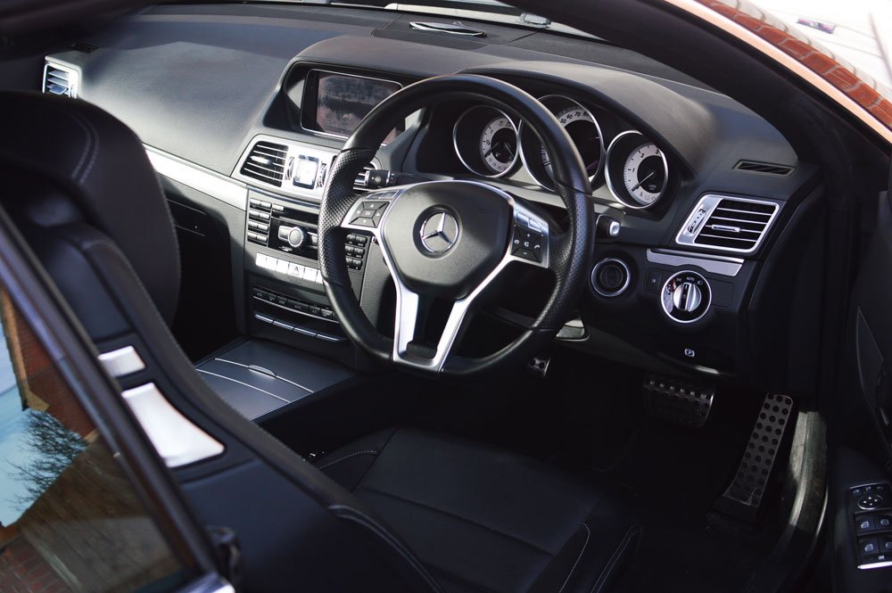 sparc_digital's tweet photo. Someone was lucky to get a nice car from @PortlandAutos as I'm thinking of offering product photography it would be silly not to get some photos of this great car.

What do you think?

#Mercedes #nice #interior #photos #doncasterisgreat #car #motor @MercedesBenz https://t.co/DABlsOU9pZ