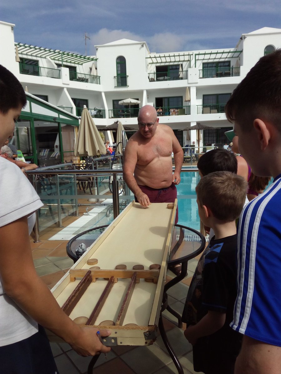 VeroniqueLFrey's tweet photo. Lot of fun at #ClubDelCarmen by #DiamondResorts #Lanzarote #DrCareers #DrTechsavvy during our #Carnival2018 Activities https://t.co/yEAEfLYMD5