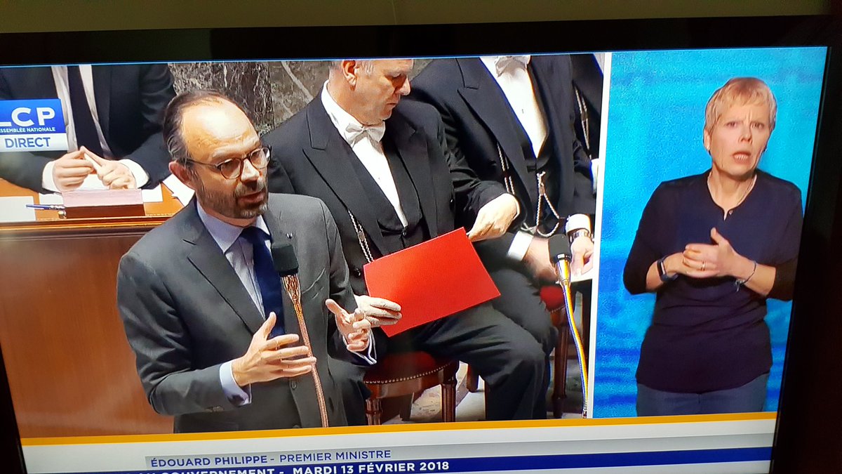 DD75007's tweet image. #QAG Il ne serait pas inutile que @EPhilippePM rencontre Fabrice #Lucchini ou un sociétaire de la comédie française pour améliorer ses qualités d'orateur ! Il est vraiment très mauvais...