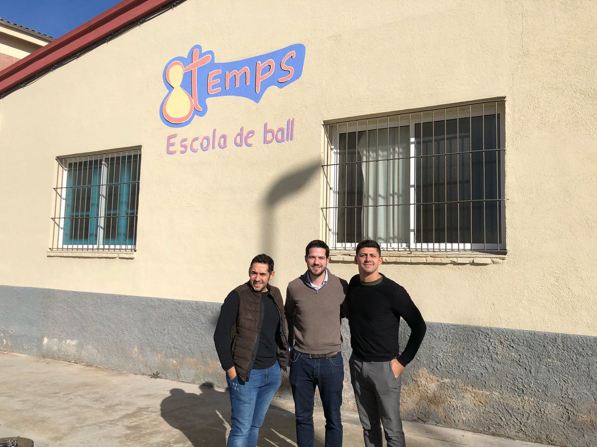 JuntsRubi's tweet photo. 🕺Aquest matí hem visitat l'Escola de Ball i Teatre 8 temps de #rubicity
Més de 400 alumnes es formen en aquest espai, imprescindible per la dinamització cultural i esportiva de la ciutat. 😊 #8Temps https://t.co/yyBz9jdCNc