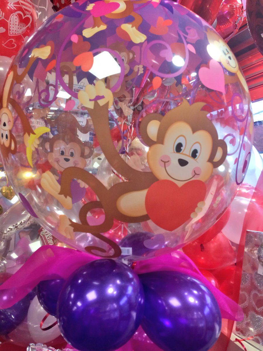 fromtheheartRED's tweet photo. Don’t forget Valentine’s Day tomorrow! #Valentine https://t.co/aq1C4mvpLy