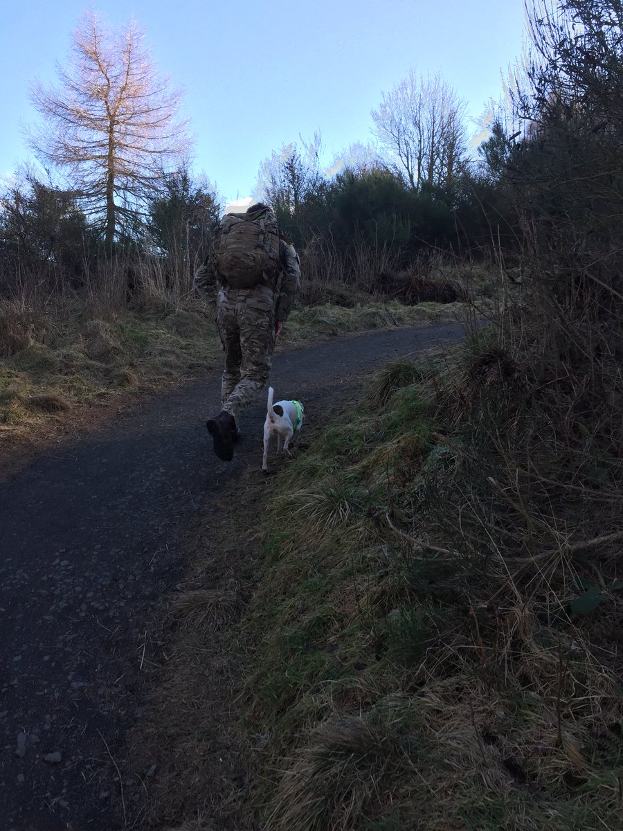 3_SCOTS's tweet photo. @The_SCOTS RST NE finished their weeks recruiting on #Friday with a 5 mile #TAB in sunny #Perth with 36lb in preparation for The #CommandoSpeedMarch. @3SCOTS_CO @Comd51st @ACCDUNDEE @BritishArmy @armyjobs @ArmySgtMajor #ThisIsBelonging #Fitness #run #scots #Scotland #BlackWatch https://t.co/3TgVOKHWjm