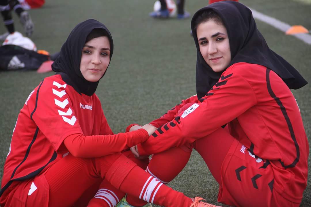 AFGphoenix's tweet photo. Afghanistan women's national football team are working really hard to stand and fight for their country and for equality and women right through football. https://t.co/SxMfXr8JTb