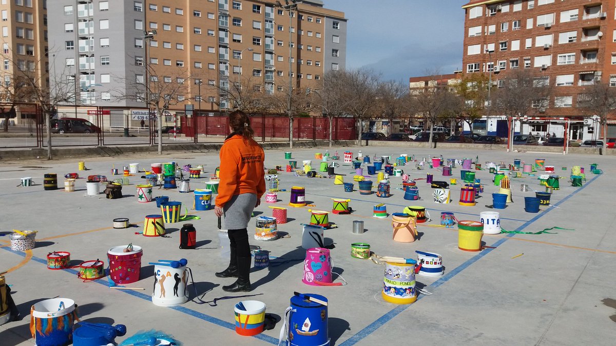 asambleacremona's tweet photo. Tot preparat x la macrobatucada d'aquesta vesprada
Xiquet@s,mestres,familiars tocarem junts pq valorem molt la cultura musical #lomcenoeduca https://t.co/OSeUjON7T9