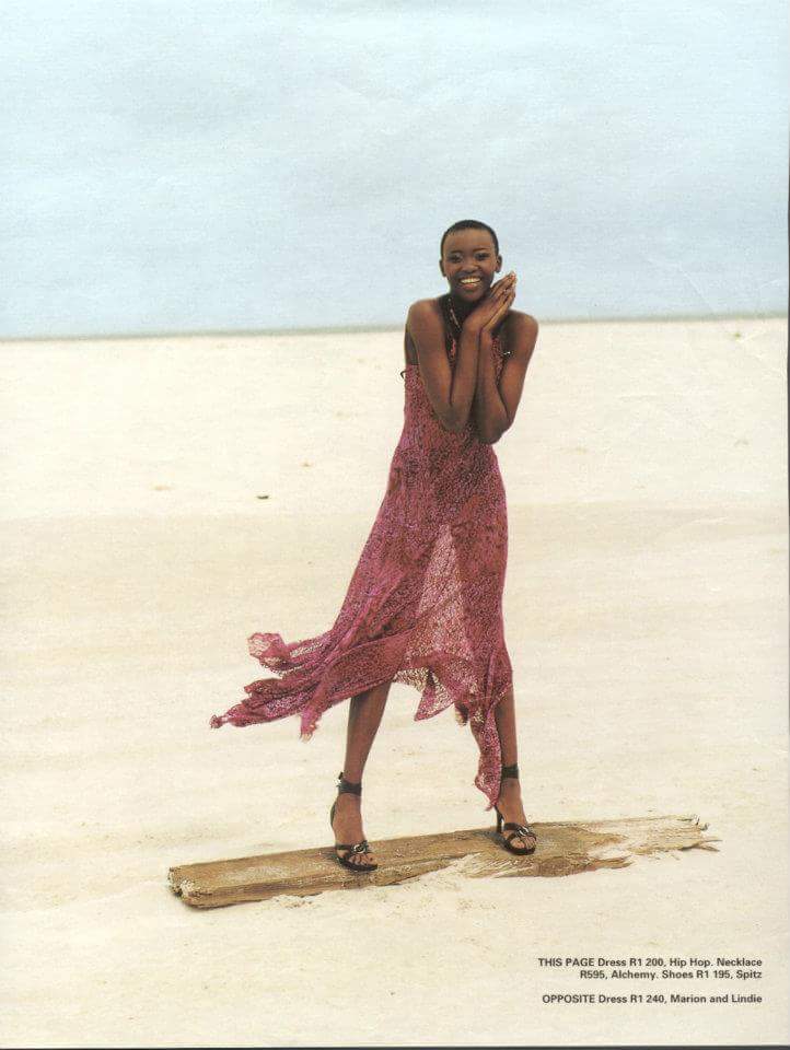 leratommoloi's tweet photo. This shoot was so much fun...freezing cold, but fun! 😩😅🙇*Re bone le di 🐳 ebile! 😆💙 #TBT #ModelCitizen #ModelMuse #MamaBae 👑🐼 https://t.co/T07qJdmnZC