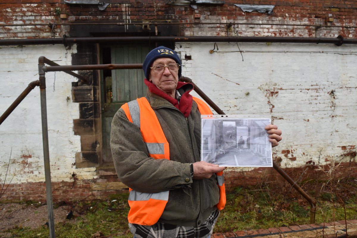 RHSBridgewater's tweet photo. Look who's been in to visit us today - none other than Eddie who left the time capsule on site back in 1964!  He's the dapper chap in the beret in the photo.  And a lifelong gardener, allotmenteer and champion dahlia grower! @BBCNWT @BBCGQT @MENnewsdesk @BBCRadioManc https://t.co/Wxxugli8Xm